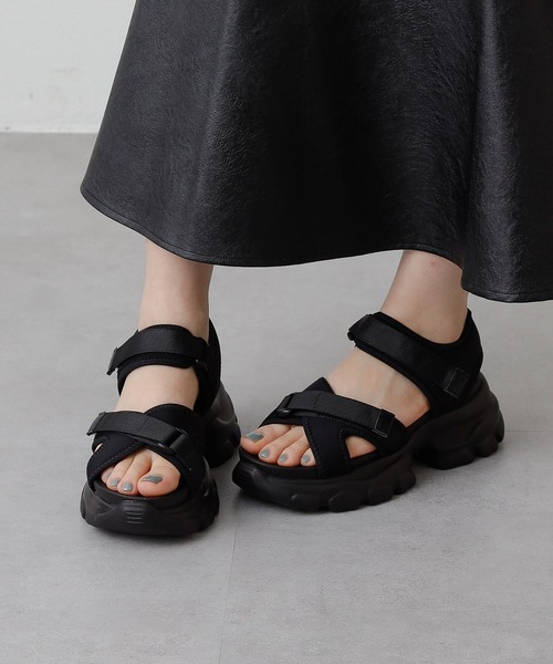 COLONY 2139（コロニートゥーワンスリーナイン）の「厚底スポーツサンダル / スニーカーソールサンダル（サンダル・レディース・ブラック/ベージュ・25/23/24）」の18枚目の写真