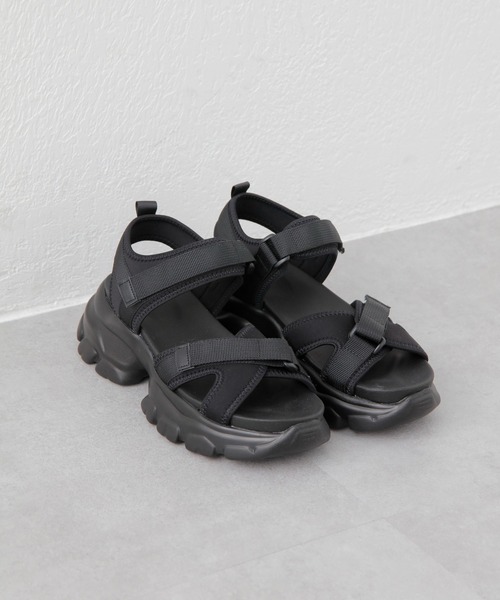 COLONY 2139（コロニートゥーワンスリーナイン）の「厚底スポーツサンダル / スニーカーソールサンダル（サンダル・レディース・ブラック/ベージュ・25/23/24）」の20枚目の写真