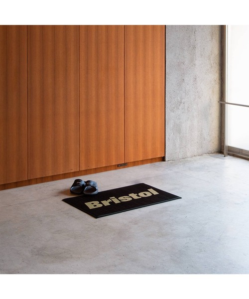 F.C.Real Bristol（エフシーレアルブリストル）の「AUTHENTIC LOGO IGUSA MAT（ラグ/マット・メンズ・グリーン/ブラック・FREE）」の3枚目の写真