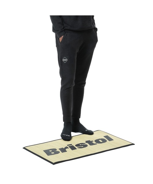 F.C.Real Bristol（エフシーレアルブリストル）の「AUTHENTIC LOGO IGUSA MAT（ラグ/マット・メンズ・グリーン/ブラック・FREE）」の4枚目の写真