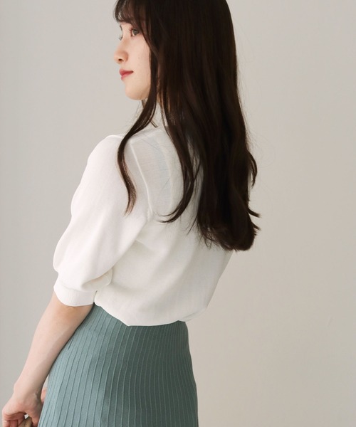 HER CLOSET（ハークローゼット）の「【cheriella】イージーケアドライタッチプチハイネック5分袖無地ニット（ニット/セーター・レディース・ホワイト/ブラック/ピンク/ブルー/スモークピンク/グレイッシュベージュ/レッド/ロイヤルブルー/グリーン・M）」の13枚目の写真