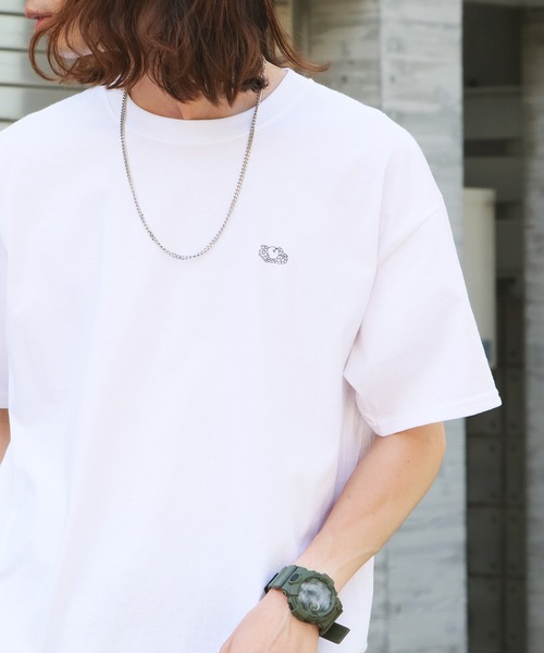 FRUIT OF THE LOOM（フルーツオブザルーム）の「FRUIT OF THE LOOM×ROOPTOKYO/フルーツオブザルーム×ループトウキョウ ワンポイントワッペンS/S Tee Tシャツ 2026年春夏（Tシャツ/カットソー・メンズ・ホワイト/ブラック/ブラック系1/ホワイト系1/ホワイト×パープル/ブラック×グリーン・S/M/L/XL）」の3枚目の写真