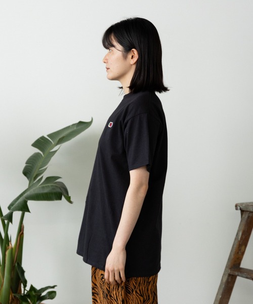 FRUIT OF THE LOOM（フルーツオブザルーム）の「FRUIT OF THE LOOM×ROOPTOKYO/フルーツオブザルーム×ループトウキョウ ワンポイントワッペンS/S Tee Tシャツ 2026年春夏（Tシャツ/カットソー・メンズ・ホワイト/ブラック/ブラック系1/ホワイト系1/ホワイト×パープル/ブラック×グリーン・S/M/L/XL）」の12枚目の写真
