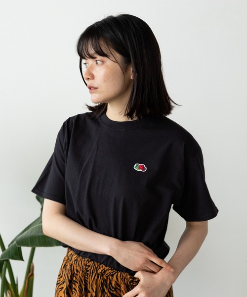 FRUIT OF THE LOOM（フルーツオブザルーム）の「FRUIT OF THE LOOM×ROOPTOKYO/フルーツオブザルーム×ループトウキョウ ワンポイントワッペンS/S Tee Tシャツ 2026年春夏（Tシャツ/カットソー・メンズ・ホワイト/ブラック/ブラック系1/ホワイト系1/ホワイト×パープル/ブラック×グリーン・S/M/L/XL）」の17枚目の写真