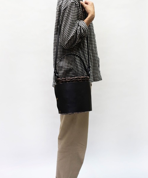  MAKE UP（メイクアップ）の「MAKE UP 軽量PEラウンド 2wayミニトートバッグ/かごバッグ(巾着付)（トートバッグ・レディース・ブラック/ブラウン・FREE）」の7枚目の写真