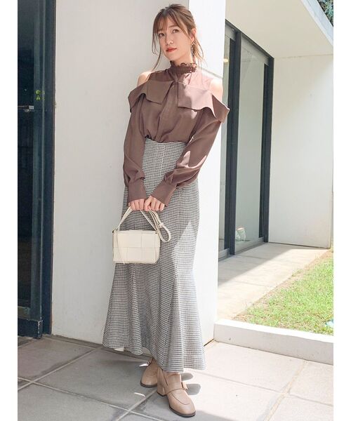 dazzlin（ダズリン）の「ステッチラインマーメイドスカート（スカート・レディース・ブラウン/インディゴブルー/その他1/ベージュ/ブルー・SMALL/MEDIUM）」の10枚目の写真