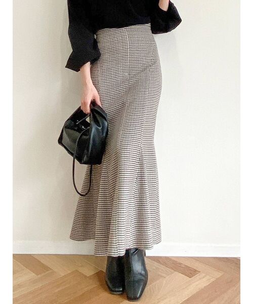 dazzlin（ダズリン）の「ステッチラインマーメイドスカート（スカート・レディース・ブラウン/インディゴブルー/その他1/ベージュ/ブルー・SMALL/MEDIUM）」の6枚目の写真