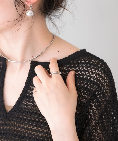 KBF(ケイビーエフ)の「デフォルメフラットリング(リング・レディース・シルバー/ゴールド・ONE)」の2枚目の写真
