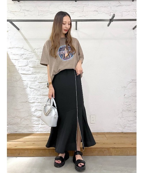 PAGEBOY（ページボーイ）の「ロックチュニックTシャツ（Tシャツ/カットソー・レディース・チャコールグレー/ブラウン系その他/オフホワイト・FREE）」の6枚目の写真