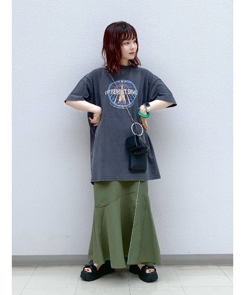 PAGEBOY（ページボーイ）の「ロックチュニックTシャツ（Tシャツ/カットソー・レディース・チャコールグレー/ブラウン系その他/オフホワイト・FREE）」の5枚目の写真