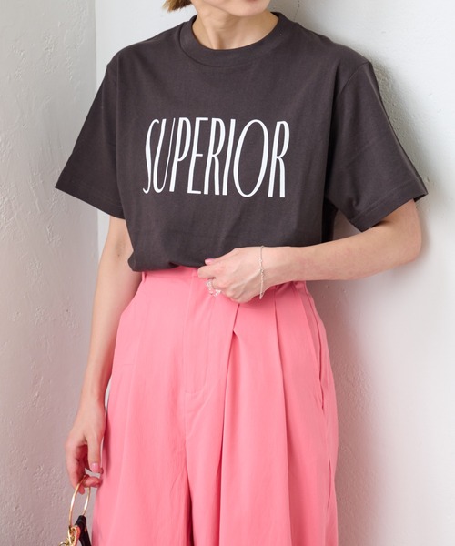 COLONY 2139（コロニートゥーワンスリーナイン）の「メッセージロゴTシャツ / SUPERIOR（Tシャツ/カットソー・レディース・ホワイト/ブラック/ベージュ・FREE）」の9枚目の写真