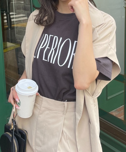 COLONY 2139（コロニートゥーワンスリーナイン）の「メッセージロゴTシャツ / SUPERIOR（Tシャツ/カットソー・レディース・ホワイト/ブラック/ベージュ・FREE）」の17枚目の写真