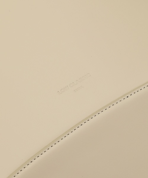 LOW CLASSIC(ロウ クラシック)の「SHOULDER BAG(ハンドバッグ・レディース・ブラック/アイボリー・ONE SIZE)」の3枚目の写真