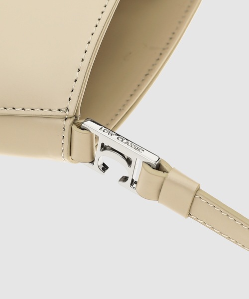 LOW CLASSIC(ロウ クラシック)の「SHOULDER BAG(ハンドバッグ・レディース・ブラック/アイボリー・ONE SIZE)」の11枚目の写真