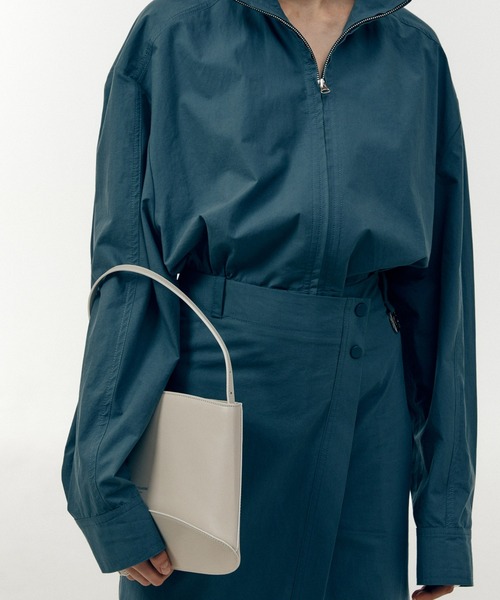 LOW CLASSIC(ロウ クラシック)の「SHOULDER BAG(ハンドバッグ・レディース・ブラック/アイボリー・ONE SIZE)」の9枚目の写真