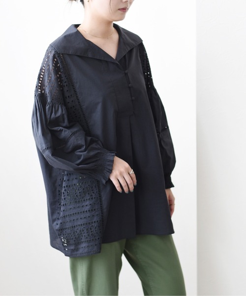 Eimee Law(エイミーロウ)の「カットレースオープンカラーゆるブラウス(シャツ/ブラウス・レディース・ライトグレー/ブラック/ダークグリーン・38)」の19枚目の写真