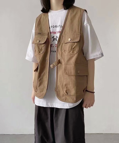 Monocoro toppi(モノコロトッピ)の「メンズライク ワイド フィッシングベスト(ベスト・レディース・ネイビー/ベージュ・L/2L/3L/M)」の12枚目の写真