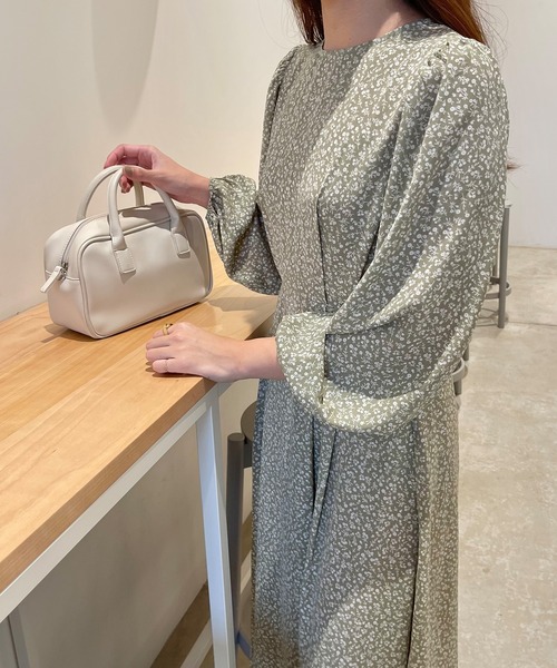 LAUIR(ラウアー)の「小花柄ロング長袖ワンピース(ワンピース・レディース・ブラウン/ブラック/ダークグリーン/グリーン・MEDIUM/LARGE/SMALL)」の9枚目の写真