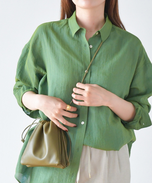 IENA(イエナ)の「【ESLOW/エスロー】 DRAWSTRING バッグ(ショルダーバッグ・レディース・ブラック/カーキ/グレー系その他・FREE)」の1枚目の写真