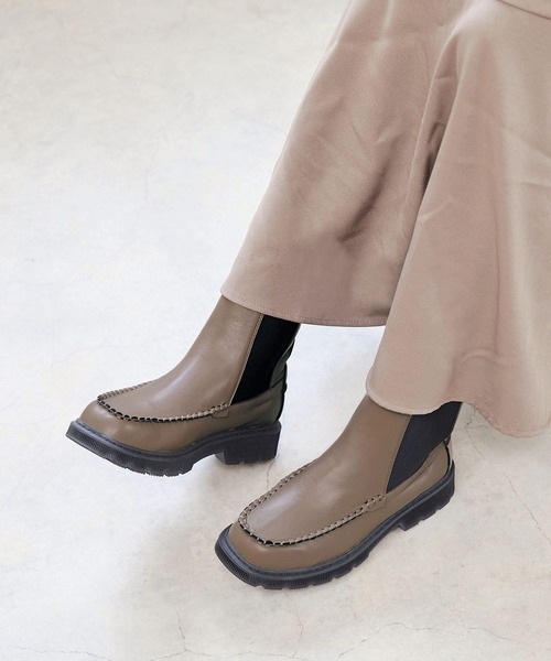 menue(メヌエ)の「トラックソールサイドゴアモカブーツ(ブーツ・レディース・ブラック/アイボリー/グレイッシュベージュ・S/M/L)」の19枚目の写真