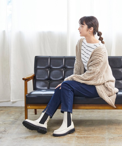 menue(メヌエ)の「トラックソールサイドゴアモカブーツ(ブーツ・レディース・ブラック/アイボリー/グレイッシュベージュ・S/M/L)」の7枚目の写真