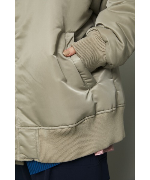 HeRIN.CYE（ヘリンドットサイ）の「Too big MA-1（MA-1・レディース・グレー/ブラック/カーキ・FREE）」の4枚目の写真