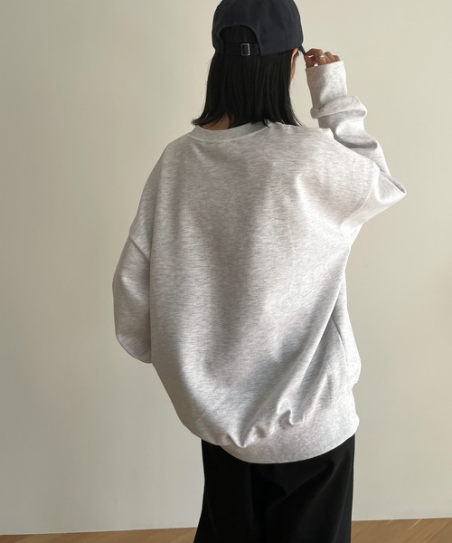 CANAL JEAN(キャナルジーン)の「El mar(エルマール) "SAVOR"刺繍クルーネックトレーナー(スウェット・レディース・ブラック/グレー/アイボリー・ONE SIZE)」の18枚目の写真