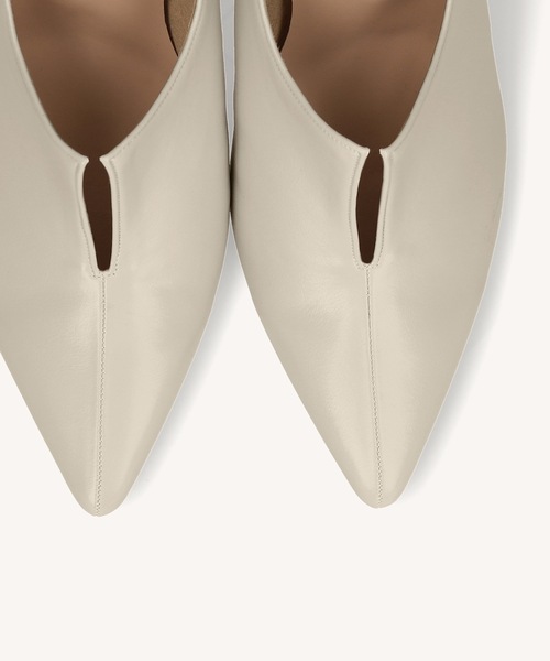 MAMIAN（マミアン）の「フロントスリット ブーティー (7.0cmヒール)（ブーツ・レディース・ブラック/ブラウン/アイボリー/レンガ/モカ・22.5cm/23.5cm/24.5cm/23.0cm/24.0cm/22.0cm）」の8枚目の写真