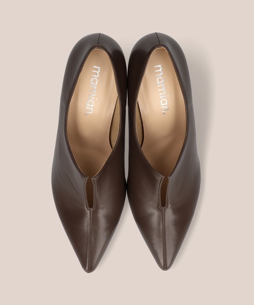 MAMIAN（マミアン）の「フロントスリット ブーティー (7.0cmヒール)（ブーツ・レディース・ブラック/ブラウン/アイボリー/レンガ/モカ・22.5cm/23.5cm/24.5cm/23.0cm/24.0cm/22.0cm）」の17枚目の写真