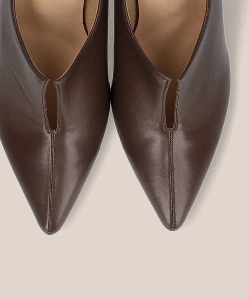 MAMIAN（マミアン）の「フロントスリット ブーティー (7.0cmヒール)（ブーツ・レディース・ブラック/ブラウン/アイボリー/レンガ/モカ・22.5cm/23.5cm/24.5cm/23.0cm/24.0cm/22.0cm）」の18枚目の写真