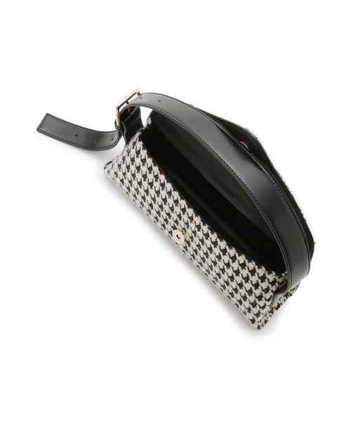 LILY BROWN（リリーブラウン）の「パイピングフラップショルダー（ショルダーバッグ・レディース・ブラック/シルバー/その他・FREE）」の15枚目の写真