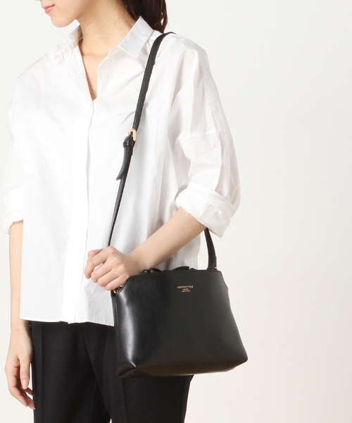 Spick & Span(スピックアンドスパン)の「CHRISTIAN VILLA レザーポシェット(ショルダーバッグ・レディース・ブラック/グレー/ベージュ・FREE)」の2枚目の写真