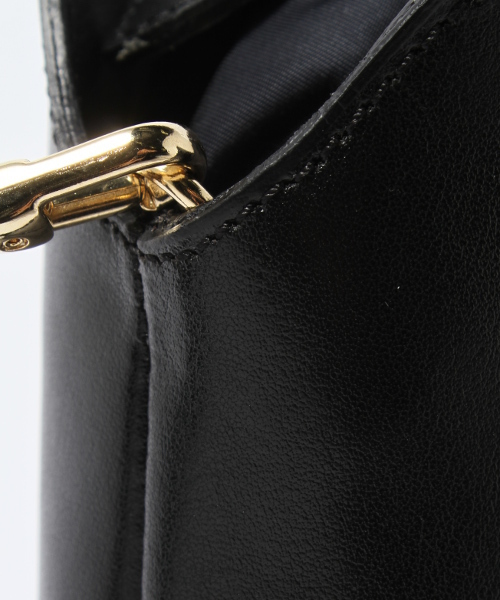 Spick & Span(スピックアンドスパン)の「CHRISTIAN VILLA レザーポシェット(ショルダーバッグ・レディース・ブラック/グレー/ベージュ・FREE)」の16枚目の写真