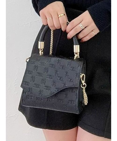 RESEXXY（リゼクシー）の「モノグラムエンボスバッグ（ハンドバッグ・レディース・ブラック/ブラウン・FREE）」の2枚目の写真