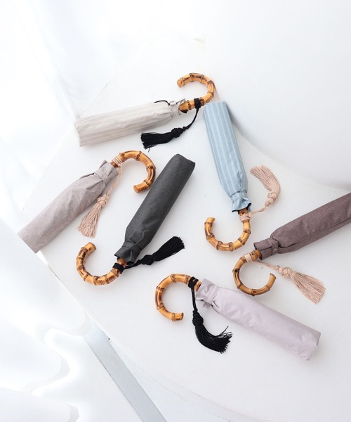 utatane（ウタタネ）の「折りたたみ日傘 完全遮光100％ 晴雨兼用 竹ハンドル シャンブレー（折りたたみ傘・レディース・スモークピンク/アッシュブラウン/スミクロ/モカ・FREE）」の10枚目の写真