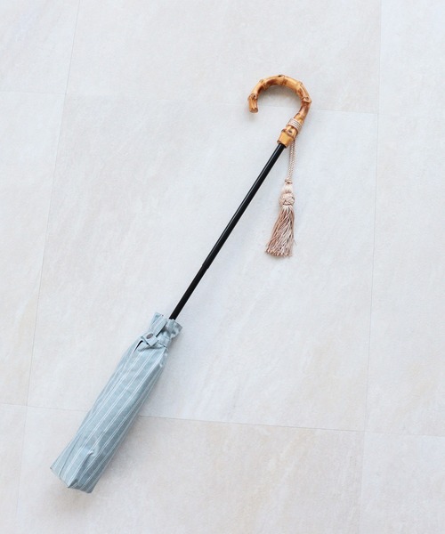 utatane（ウタタネ）の「折りたたみ日傘 完全遮光100％ 晴雨兼用 竹ハンドル シャンブレー（折りたたみ傘・レディース・スモークピンク/アッシュブラウン/スミクロ/モカ・FREE）」の8枚目の写真