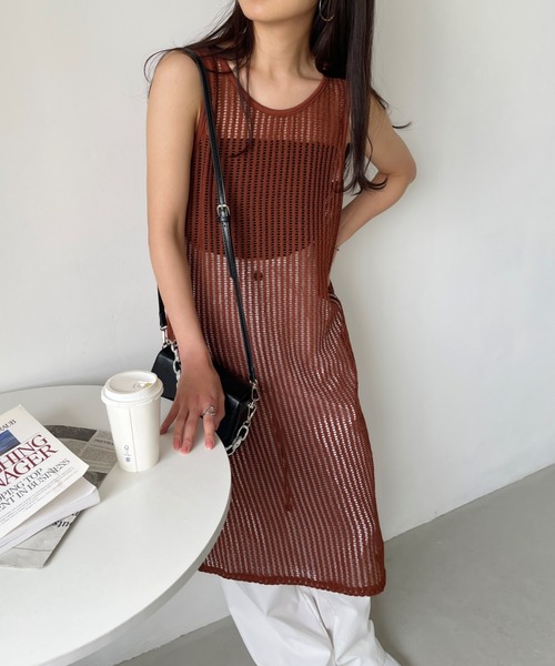 CLEA(クレア)の「透かし編みノースリーブ ロング丈ニットベスト(ベスト・レディース・ブラック/アイボリー/ブラウン・FREE)」の14枚目の写真