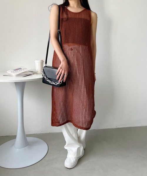 CLEA(クレア)の「透かし編みノースリーブ ロング丈ニットベスト(ベスト・レディース・ブラック/アイボリー/ブラウン・FREE)」の6枚目の写真