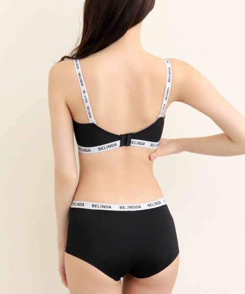 belinda パンツ パンツからロゴを覗かせてY2K感たっぷりの着こなしが可愛い