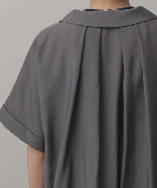 A part by（アパートバイ）の「シアーカイキンBIGシャツ（シャツ/ブラウス・レディース・チャコールグレー/オフホワイト/ライトベージュ/グリーン系その他4/ブラウン/ベージュ/アイボリー/ブルー系その他4/グレー系その他6/ダークブラウン/グリーン系その他2/ブラック/ブルー系その他5/ホワイト系その他6・FREE）」の22枚目の写真