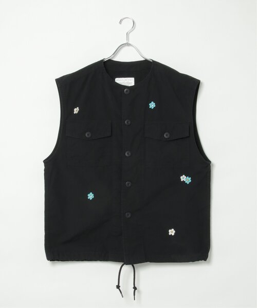 VENCEEXCHANGE（ヴァンスエクスチェンジ）の「フラワー刺繍ミリタリーベスト（ダウンベスト・メンズ・オリーブ/ブラック・M/L）」の8枚目の写真