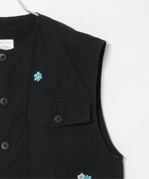 VENCEEXCHANGE（ヴァンスエクスチェンジ）の「フラワー刺繍ミリタリーベスト（ダウンベスト・メンズ・オリーブ/ブラック・M/L）」の12枚目の写真