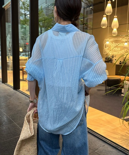 DouDou(ドゥドゥ)の「【WEB限定】シアーストライプブラウス(シャツ/ブラウス・レディース・オフホワイト/ブルー/ブラック・FREE)」の5枚目の写真