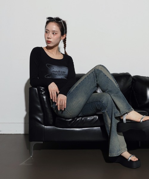 FOLLOWIN(フォロウィン)の「リメイクライクウォッシングブーツカットデニムパンツ(デニムパンツ・レディース・ブルー・X-LARGE/SMALL/MEDIUM/LARGE)」の3枚目の写真