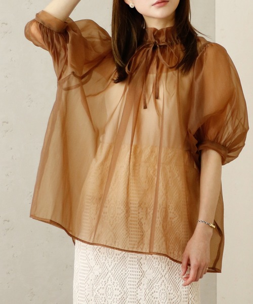 Per sist ence(パーシエンス)の「Per sist ence/パーシエンス オーガンジーシアーギャザーネックブラウス(シャツ/ブラウス・レディース・グレー/ブラウン/ブラック/ホワイト・FREE)」の4枚目の写真