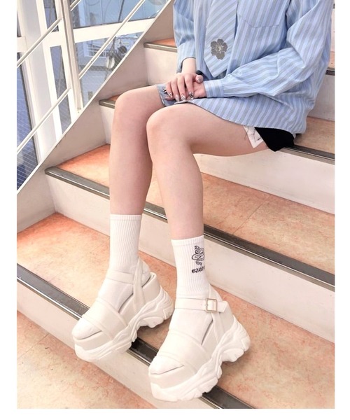 R&E(アールアンドイー)の「【R&E】厚底ラバーストラップサンダル(サンダル・レディース・ブラック/アイボリー・S/M/L/LL)」の4枚目の写真