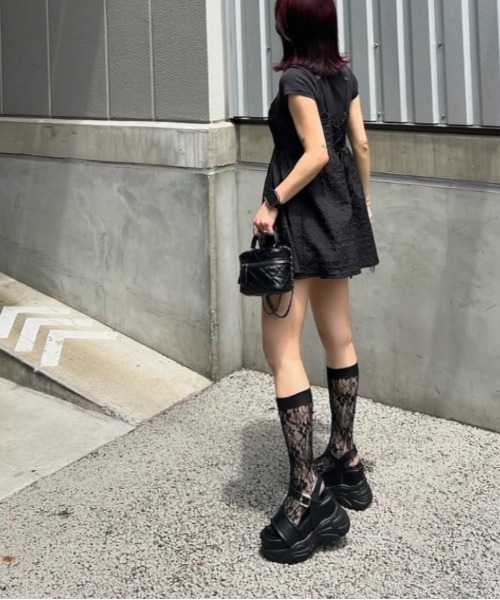 R&E(アールアンドイー)の「【R&E】厚底ラバーストラップサンダル(サンダル・レディース・ブラック/アイボリー・S/M/L/LL)」の14枚目の写真