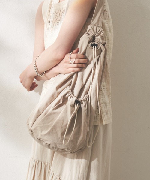 Shelly island（シェリーアイランド）の「ドロストショルダーバッグ（ショルダーバッグ・レディース・ブラック/ホワイト・FREE）」の8枚目の写真