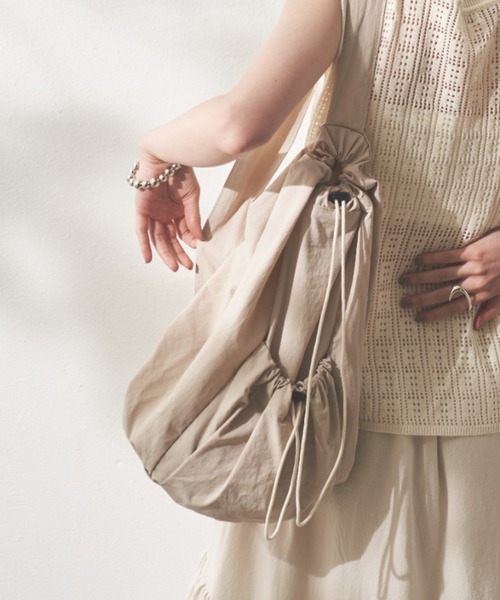 Shelly island（シェリーアイランド）の「ドロストショルダーバッグ（ショルダーバッグ・レディース・ブラック/ホワイト・FREE）」の9枚目の写真