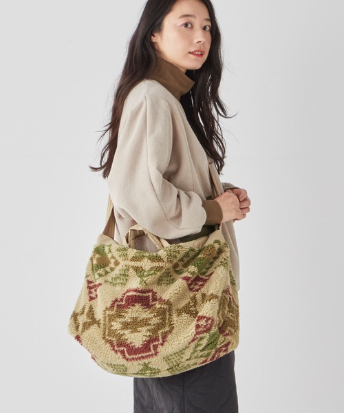 KRIFF MAYER Lady's Collection(クリフメイヤーレディースコレクション)の「柄ボアショルダーバッグ(ショルダーバッグ・レディース・チャコール/ネイビー/ナチュラル・FREE)」の2枚目の写真